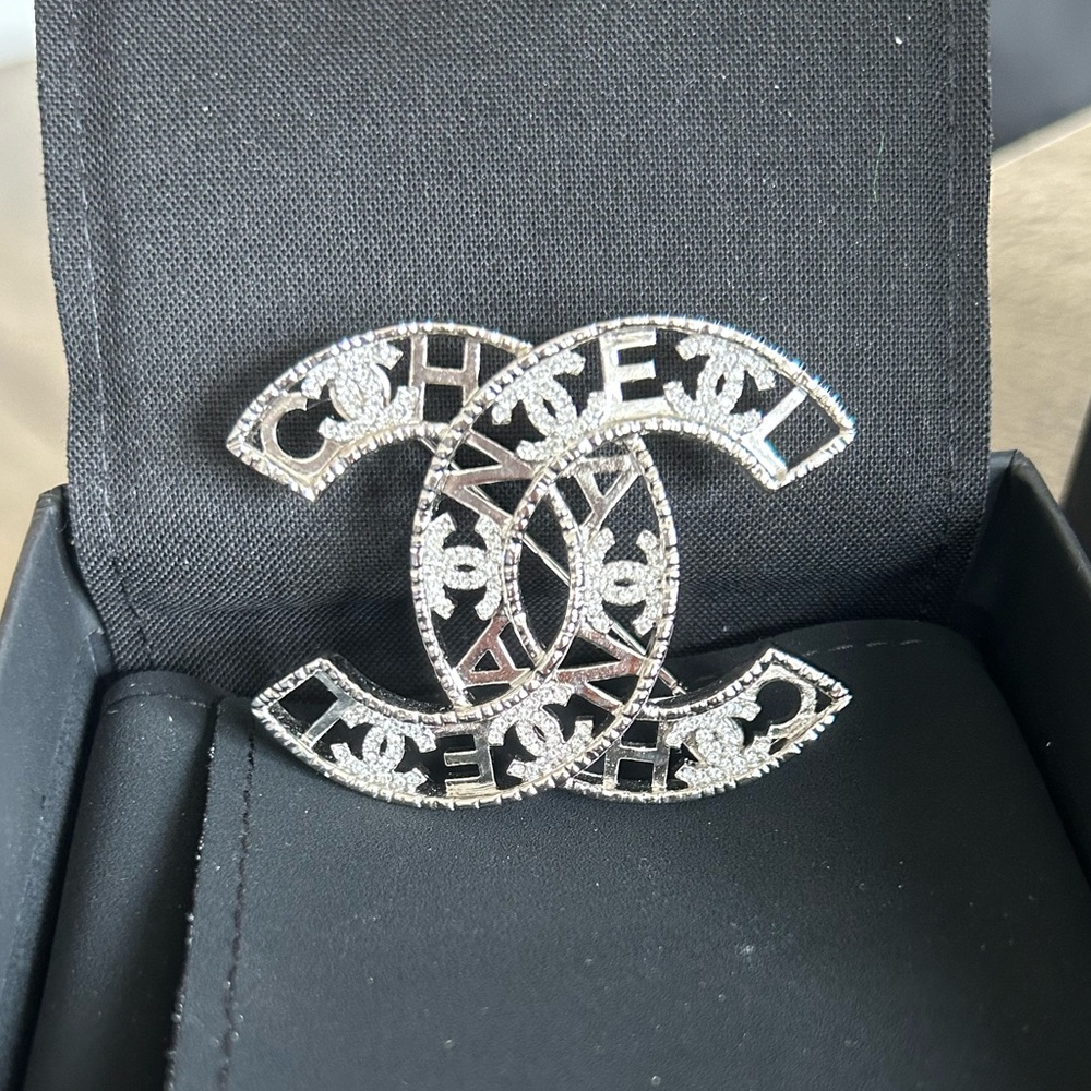 Chanel Brooch fall/winter 22-23 - Picture 3 of 5